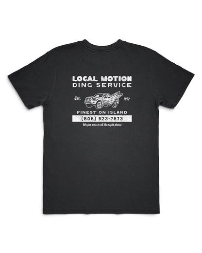 Black t-shirt with a logo on the chest against a white background [graphite black]
